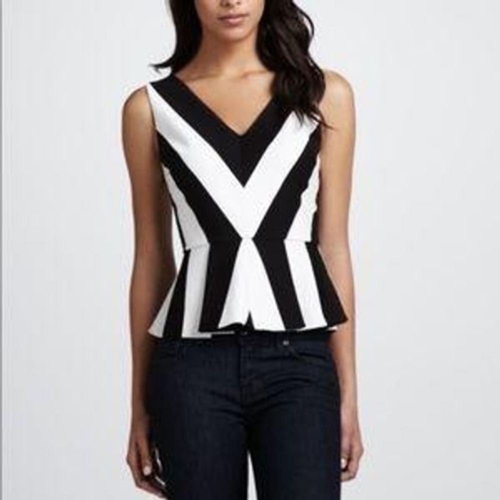Y2K Robbi & Nikki Women Black White Chevron Stripe Peplum V-Neck Sleeveless Top